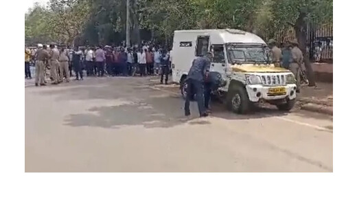 बेंगलुरु में फिल्मी स्टाइल डकैती : आरबीआई अधिकारी बन लूटे 7.11 करोड़